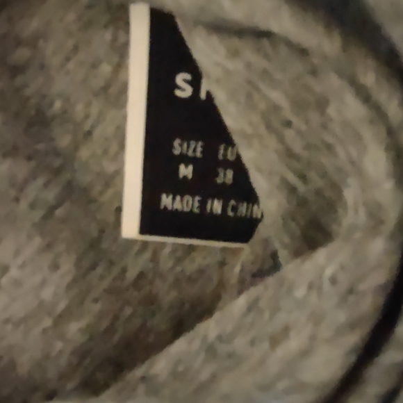 2 Women's workout tanks, M - Picture 6 of 6